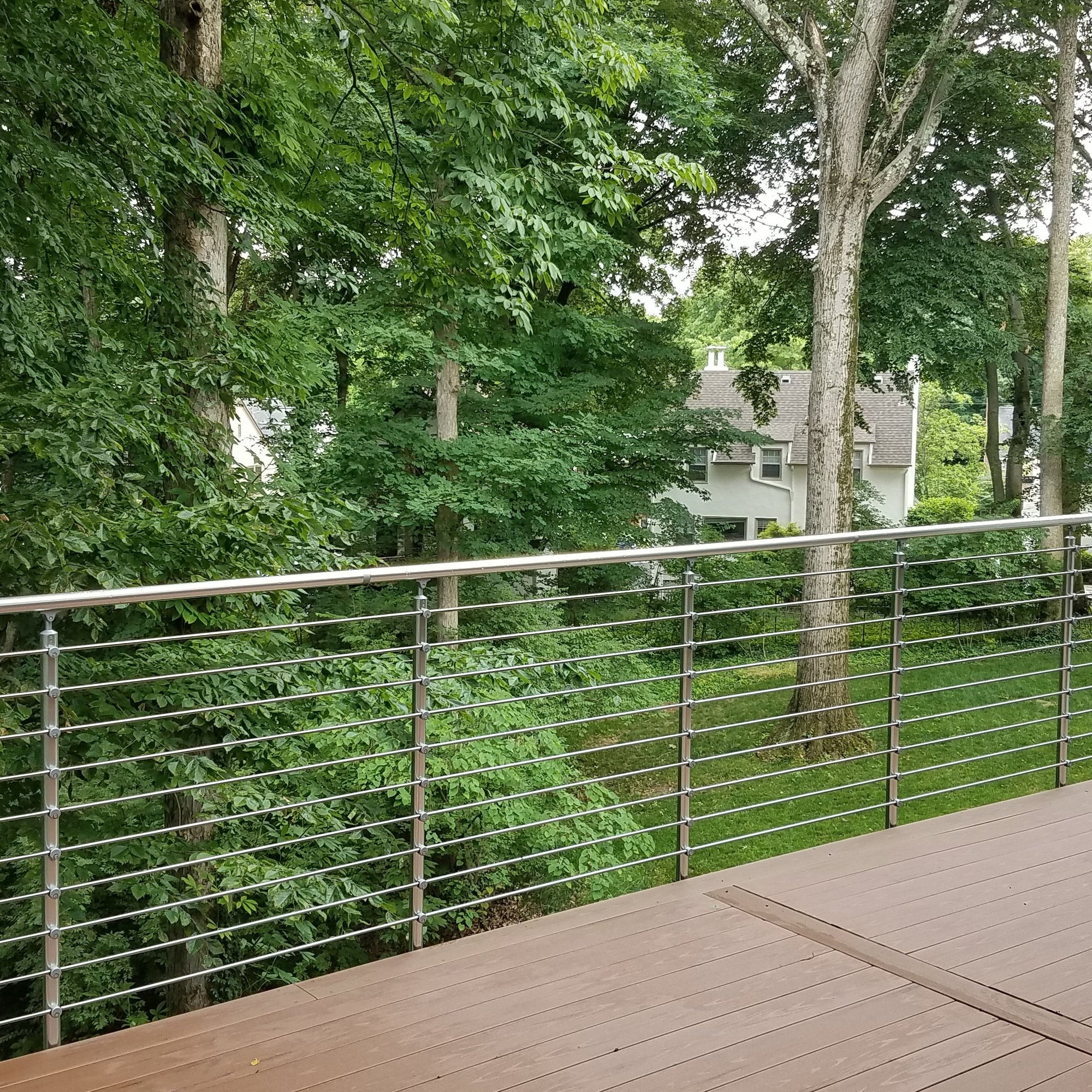 Prova PA2a 42" Side Mount Post Lifestyle