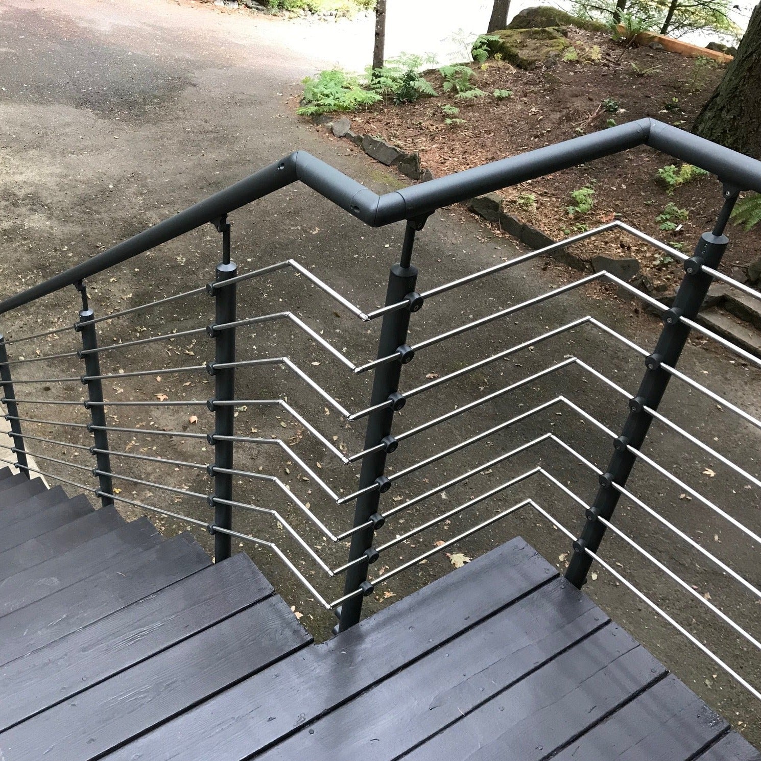 Prova PA6b Anthracite Handrail Elbow Lifestyle
